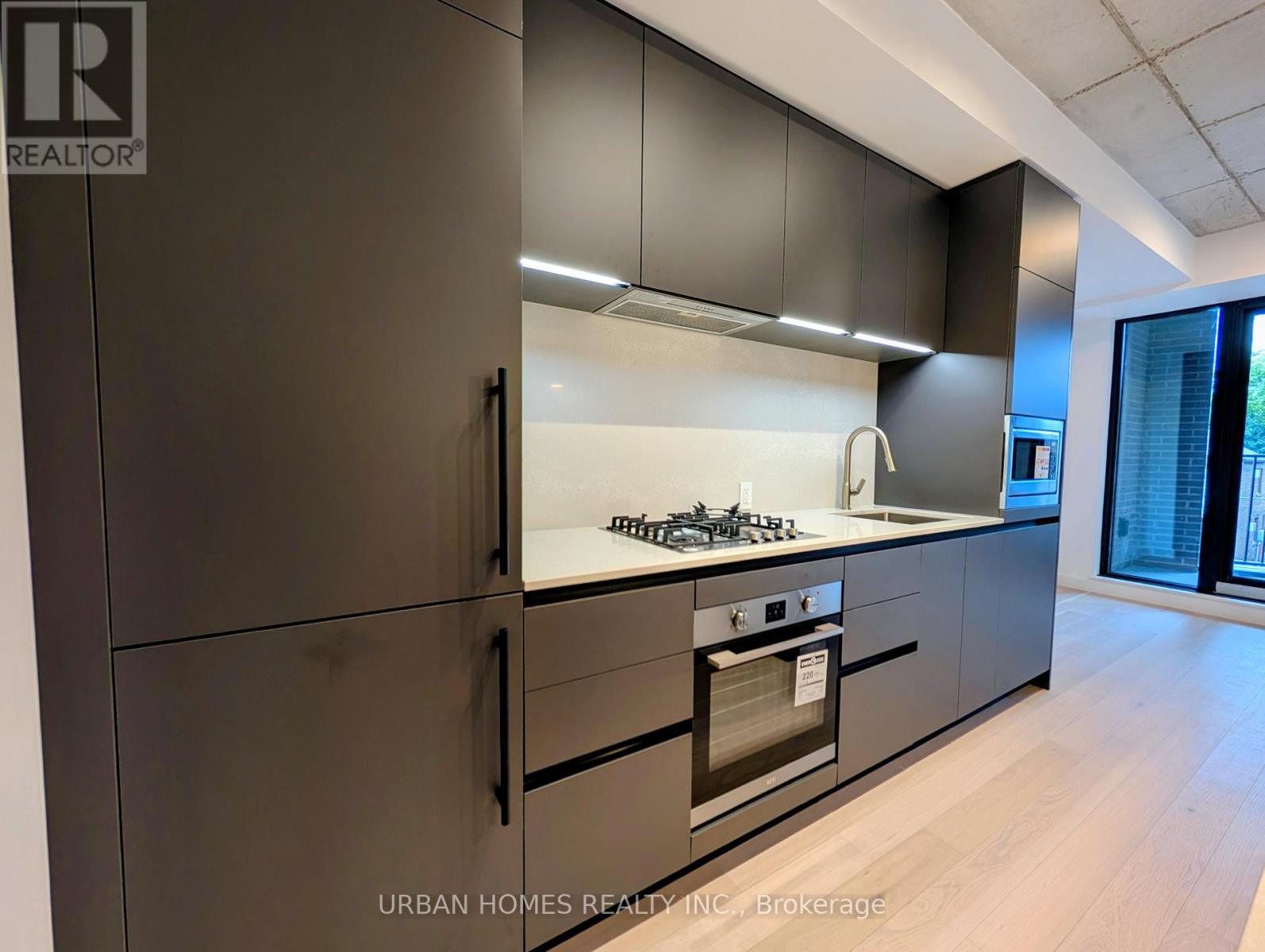 202 - 1720 Bayview Avenue, Toronto, ON - Indoor Photo Showing Kitchen