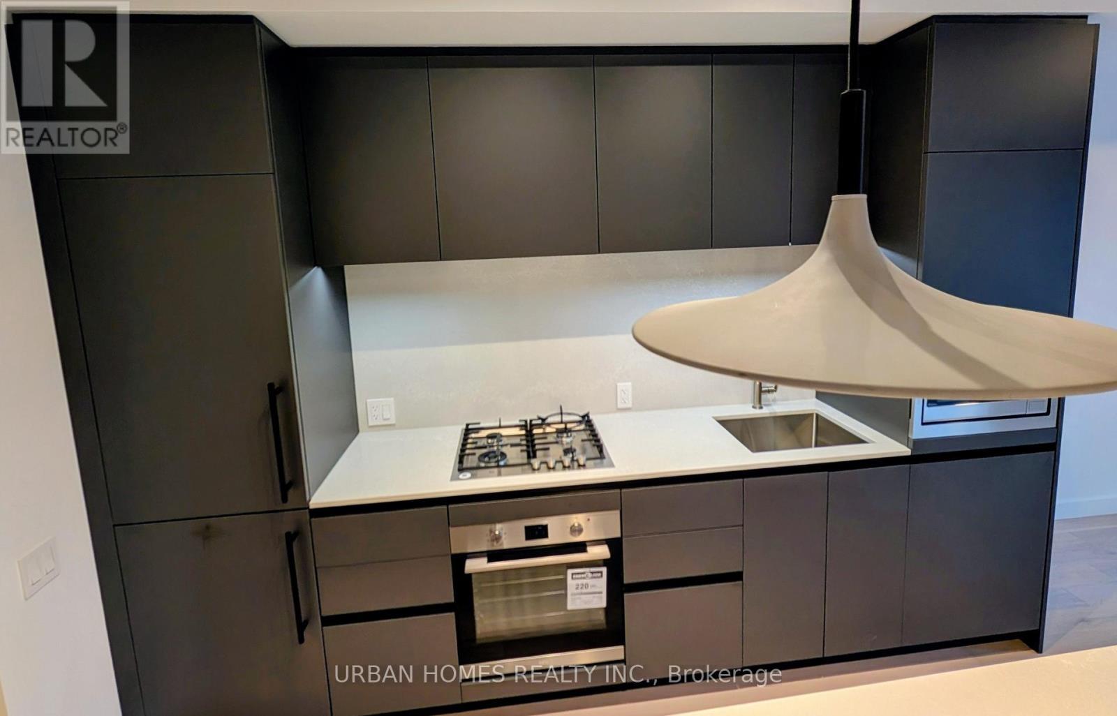 202 - 1720 Bayview Avenue, Toronto, ON - Indoor Photo Showing Kitchen