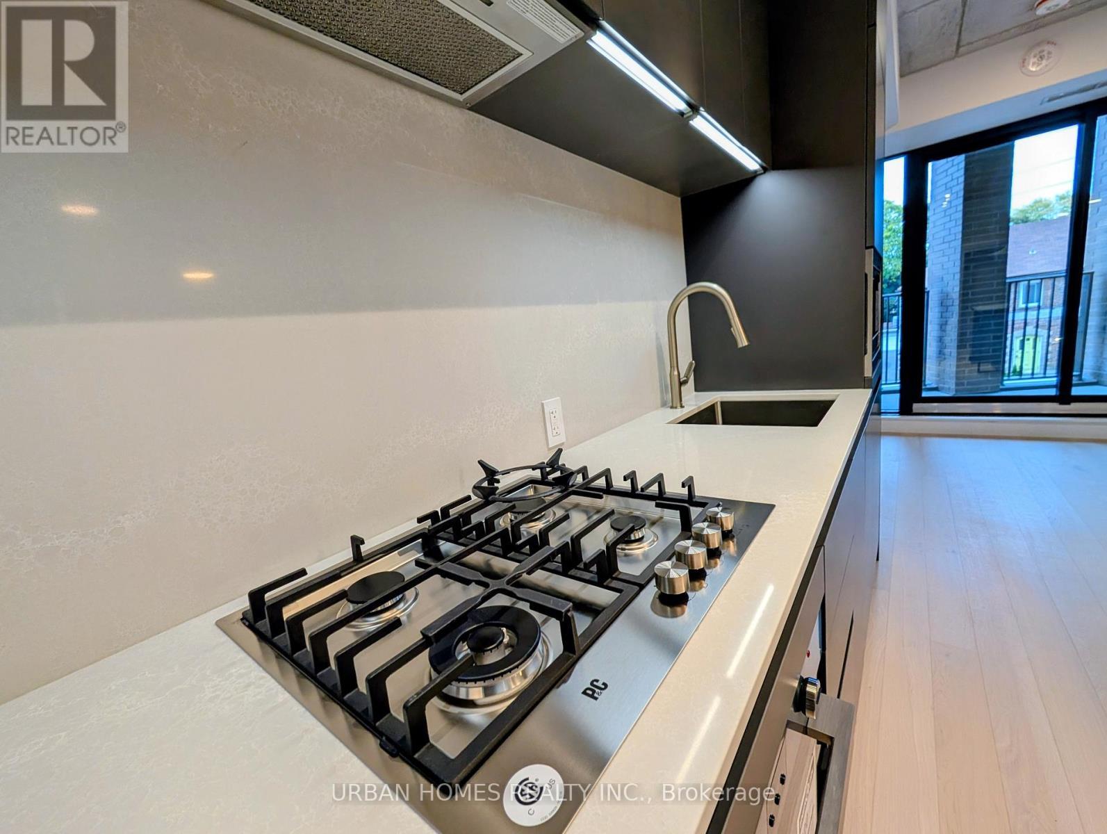 202 - 1720 Bayview Avenue, Toronto, ON - Indoor Photo Showing Kitchen