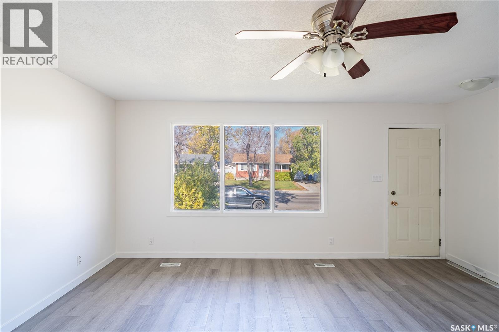 3111 Dewdney Avenue E, Regina, SK - Indoor Photo Showing Other Room