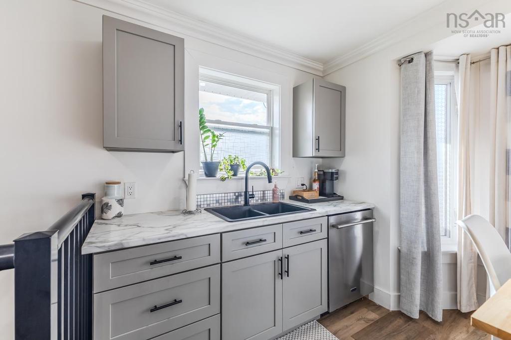 20 Menlow Crt, North River, NS