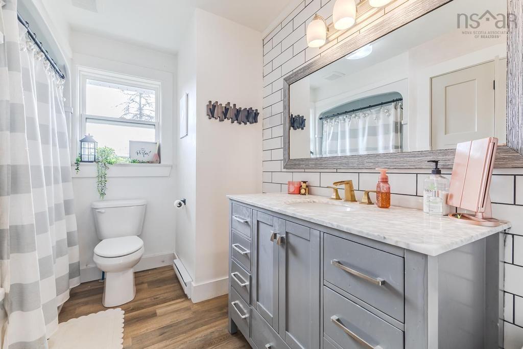 20 Menlow Crt, North River, NS