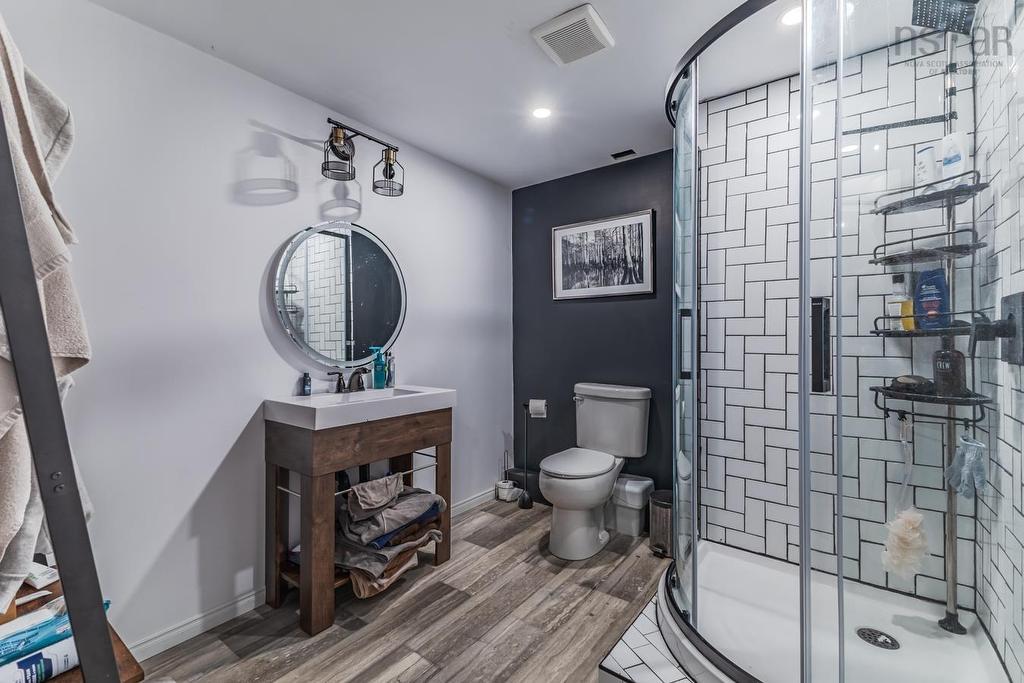 20 Menlow Crt, North River, NS