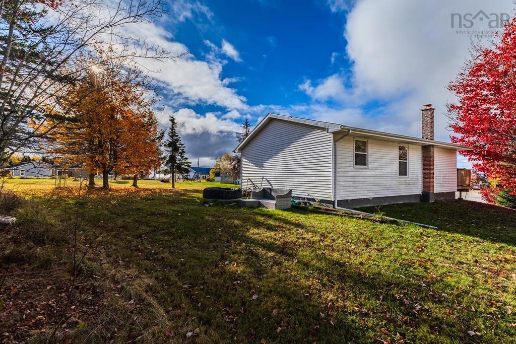 20 Menlow Crt, North River, NS