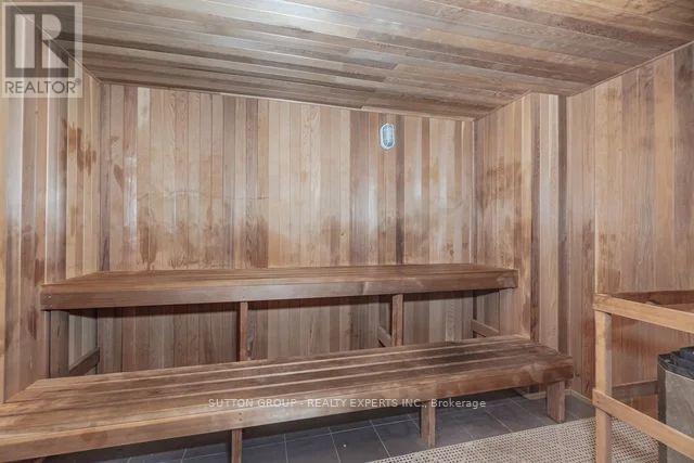 615 - 115 Hillcrest Avenue, Mississauga, ON - Indoor Photo Showing Other Room