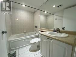 3003 - 8 Park Road, Toronto, ON - Indoor Photo Showing Bathroom