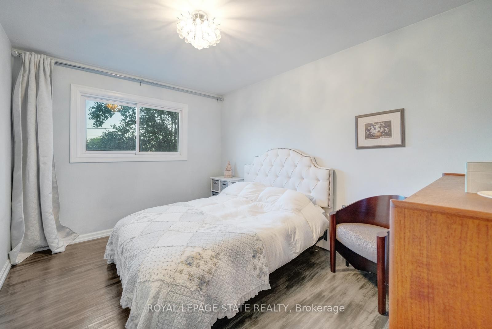 62 Brentwood Drive, Hamilton, ON - Indoor Photo Showing Bedroom