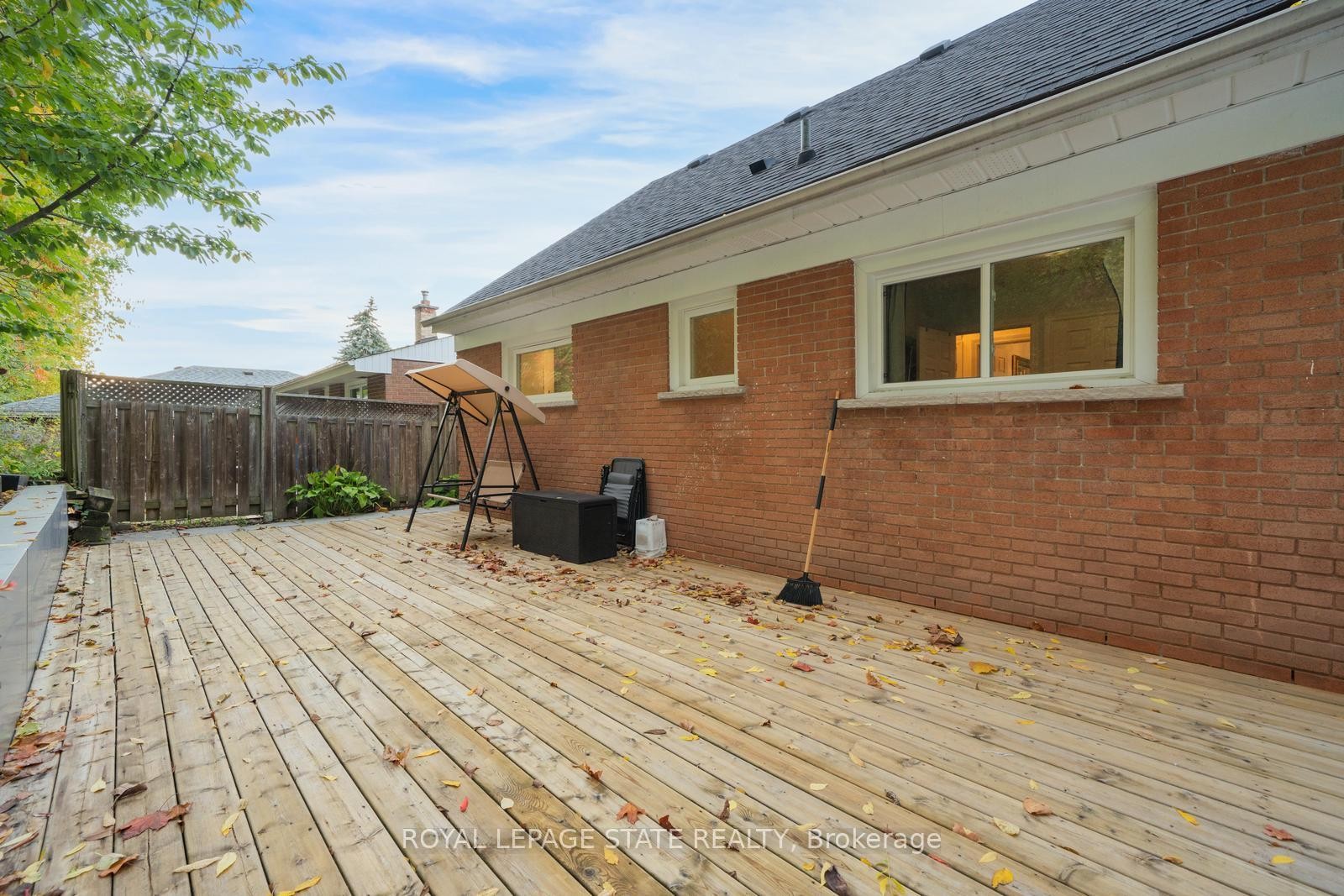62 Brentwood Drive, Hamilton, ON - Outdoor With Deck Patio Veranda With Exterior