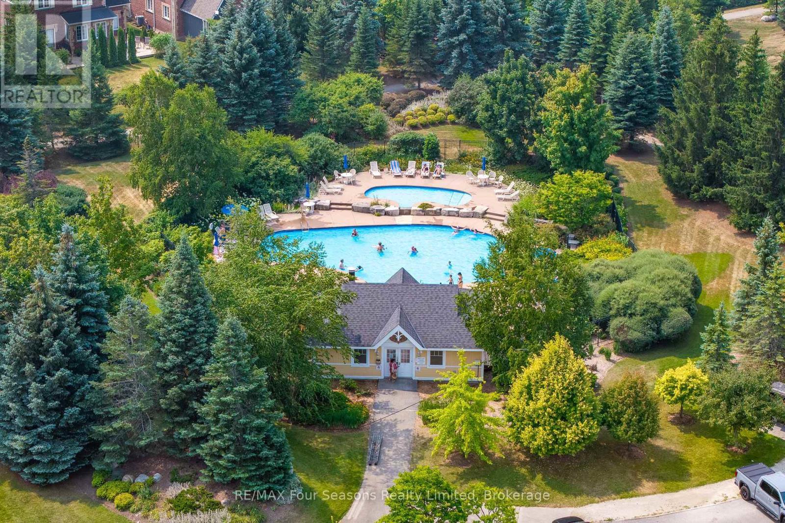 114 - 184 Snowbridge Way, Blue Mountains, ON - Outdoor With In Ground Pool