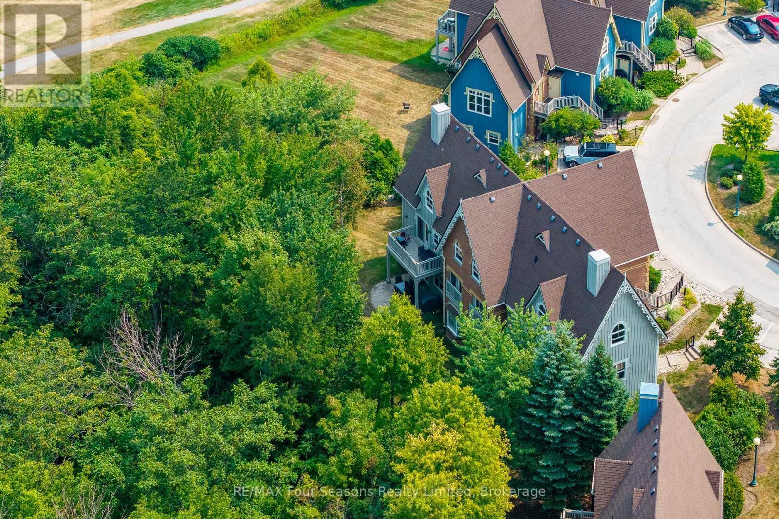 114 - 184 Snowbridge Way, Blue Mountains, ON - Outdoor