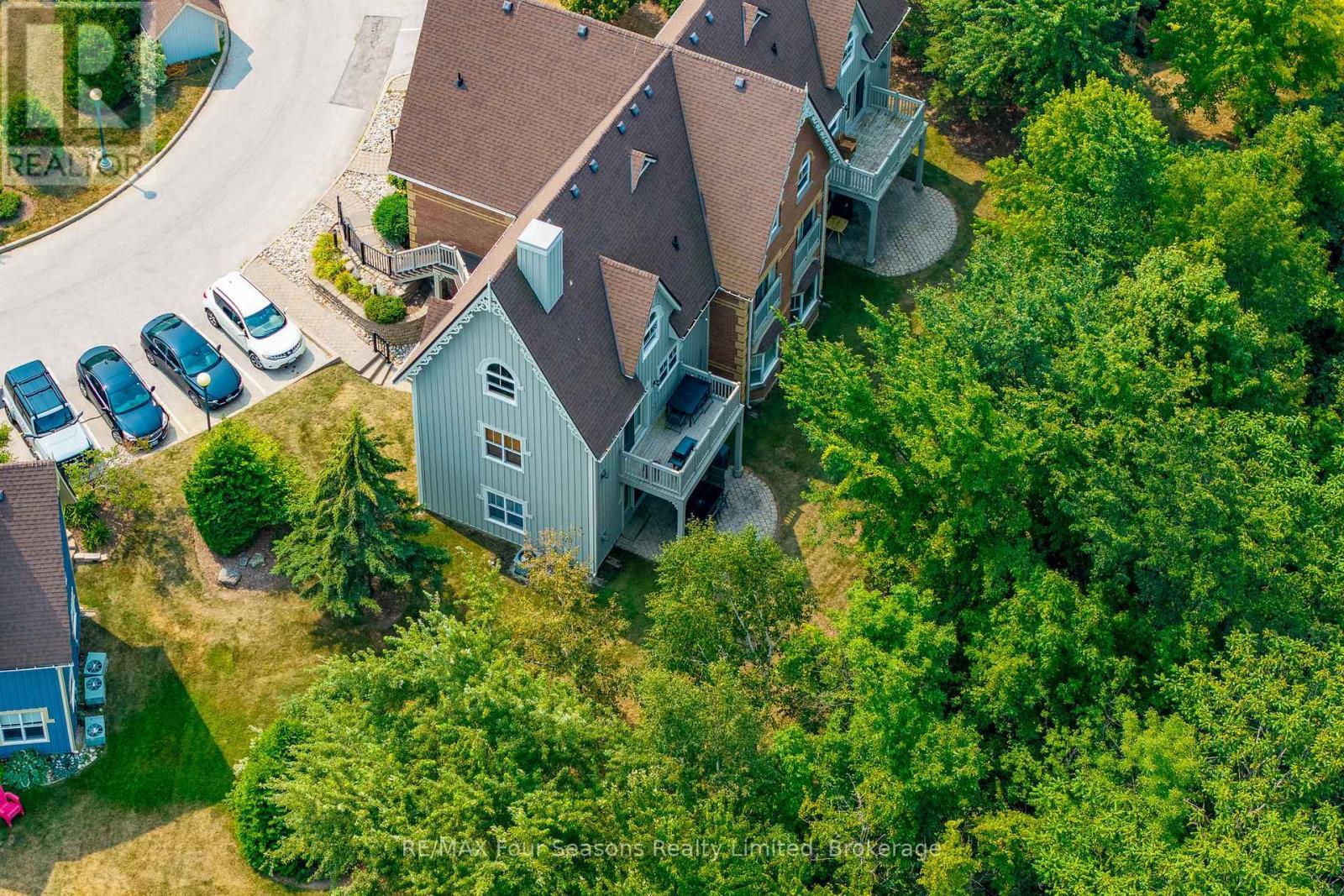 114 - 184 Snowbridge Way, Blue Mountains, ON - Outdoor