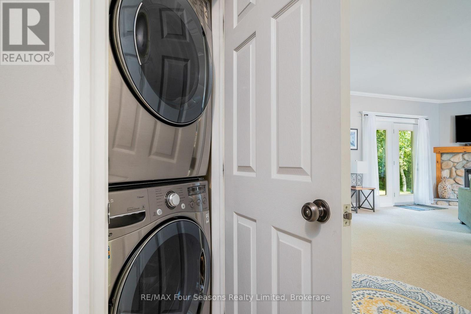 114 - 184 Snowbridge Way, Blue Mountains, ON - Indoor Photo Showing Laundry Room