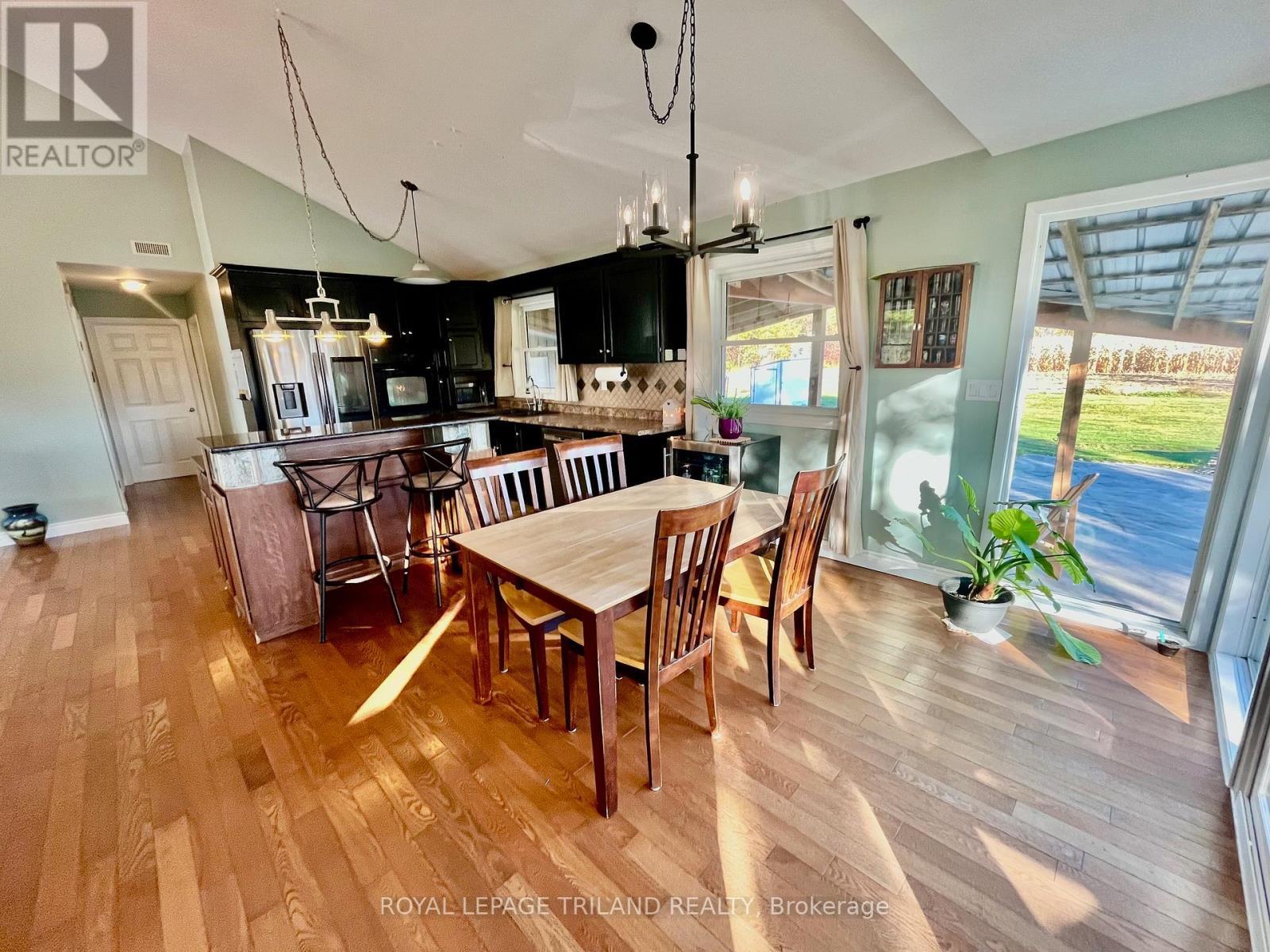 32896 Chalmers Line, Dutton/Dunwich (Iona), ON - Indoor Photo Showing Dining Room