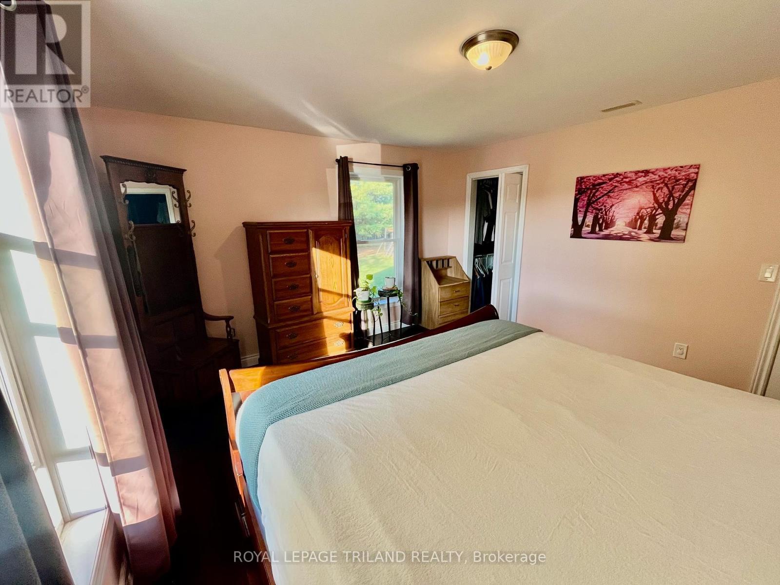 32896 Chalmers Line, Dutton/Dunwich (Iona), ON - Indoor Photo Showing Bedroom