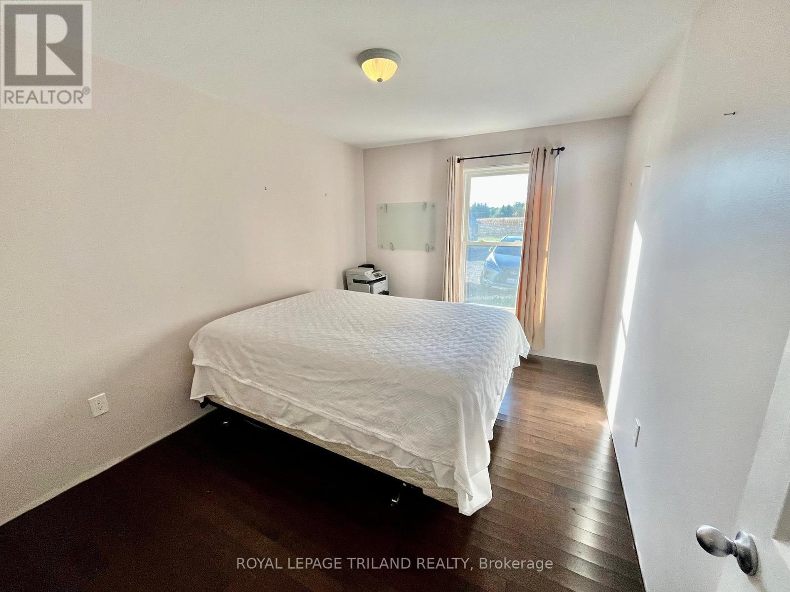32896 Chalmers Line, Dutton/Dunwich (Iona), ON - Indoor Photo Showing Bedroom