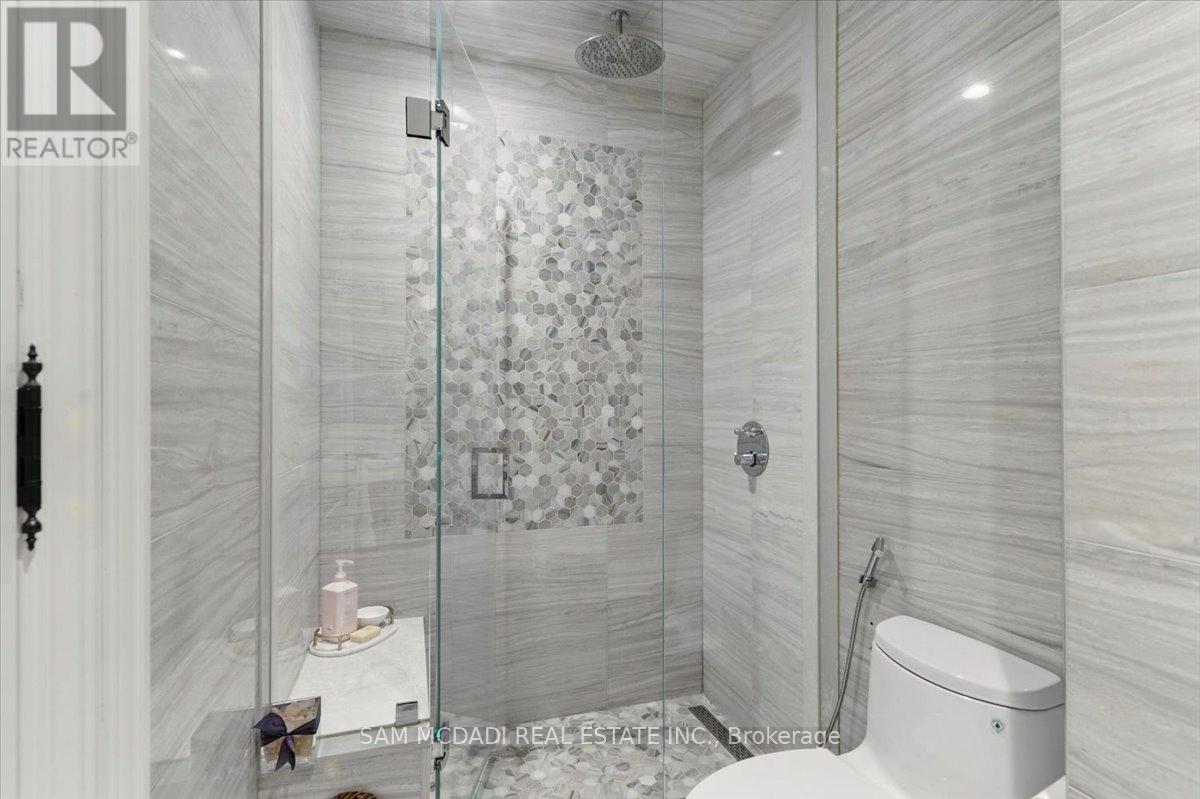 883 Parkland Avenue, Mississauga, ON - Indoor Photo Showing Bathroom