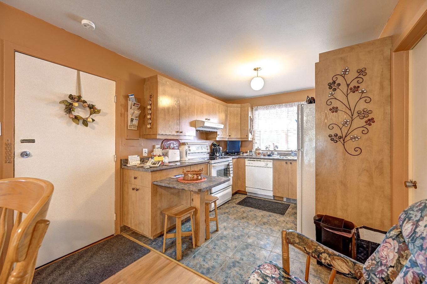 Dwelling - 845 Rue Rouleau, Saint-Hyacinthe, QC - Indoor Photo Showing Kitchen