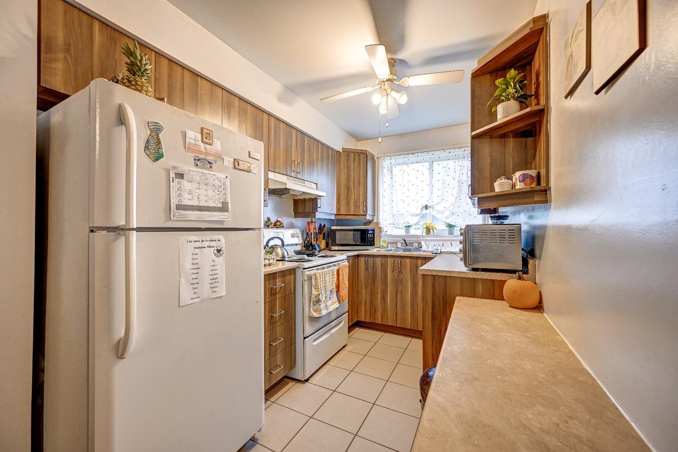 Dwelling - 845 Rue Rouleau, Saint-Hyacinthe, QC - Indoor Photo Showing Kitchen