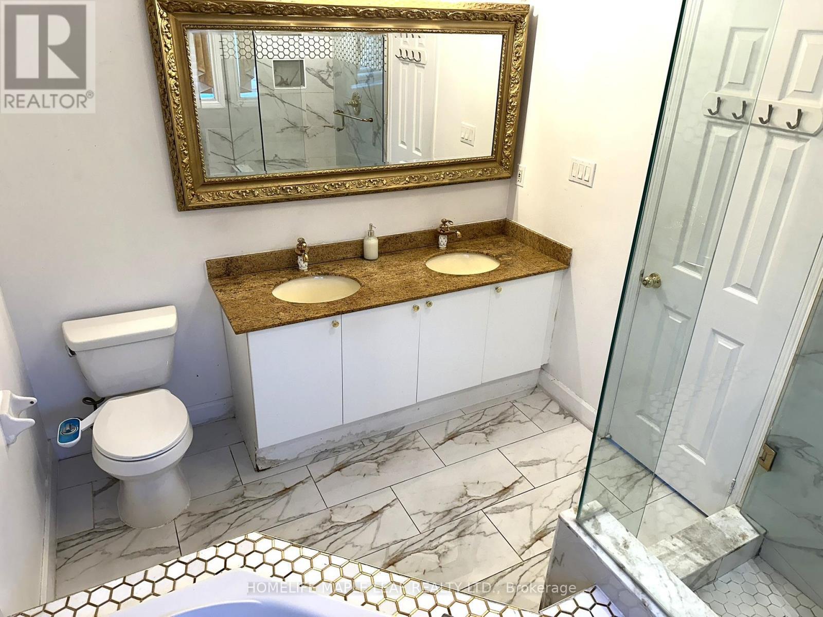 (Main Floor) - 72 Four Seasons Circle, Brampton, ON - Indoor Photo Showing Bathroom