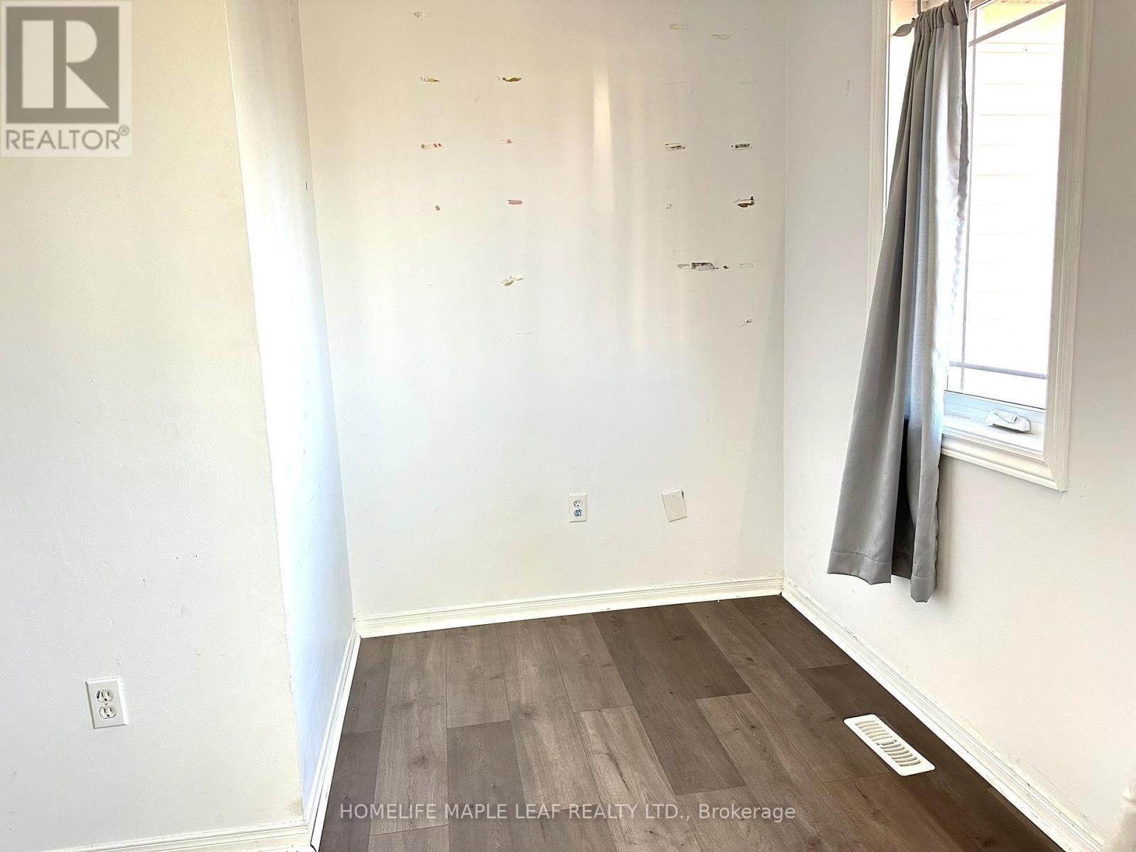 (Main Floor) - 72 Four Seasons Circle, Brampton, ON - Indoor Photo Showing Other Room