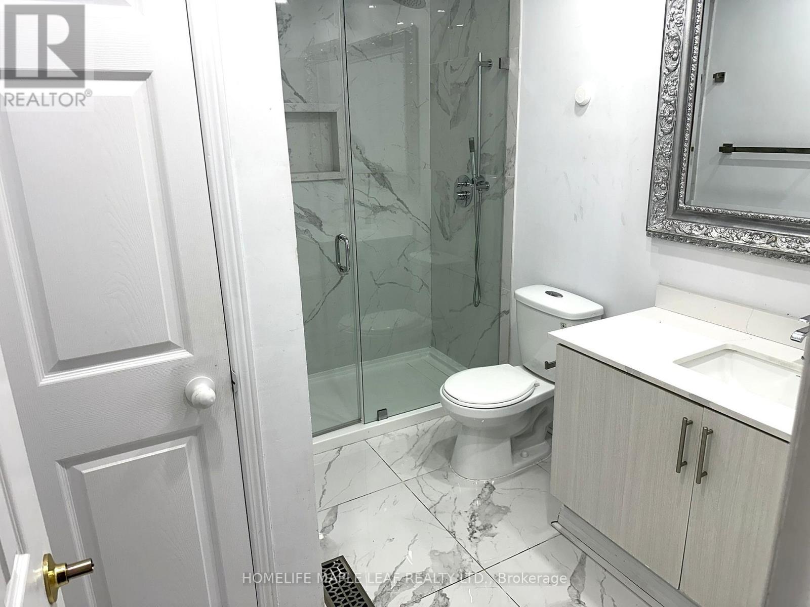 (Main Floor) - 72 Four Seasons Circle, Brampton, ON - Indoor Photo Showing Bathroom