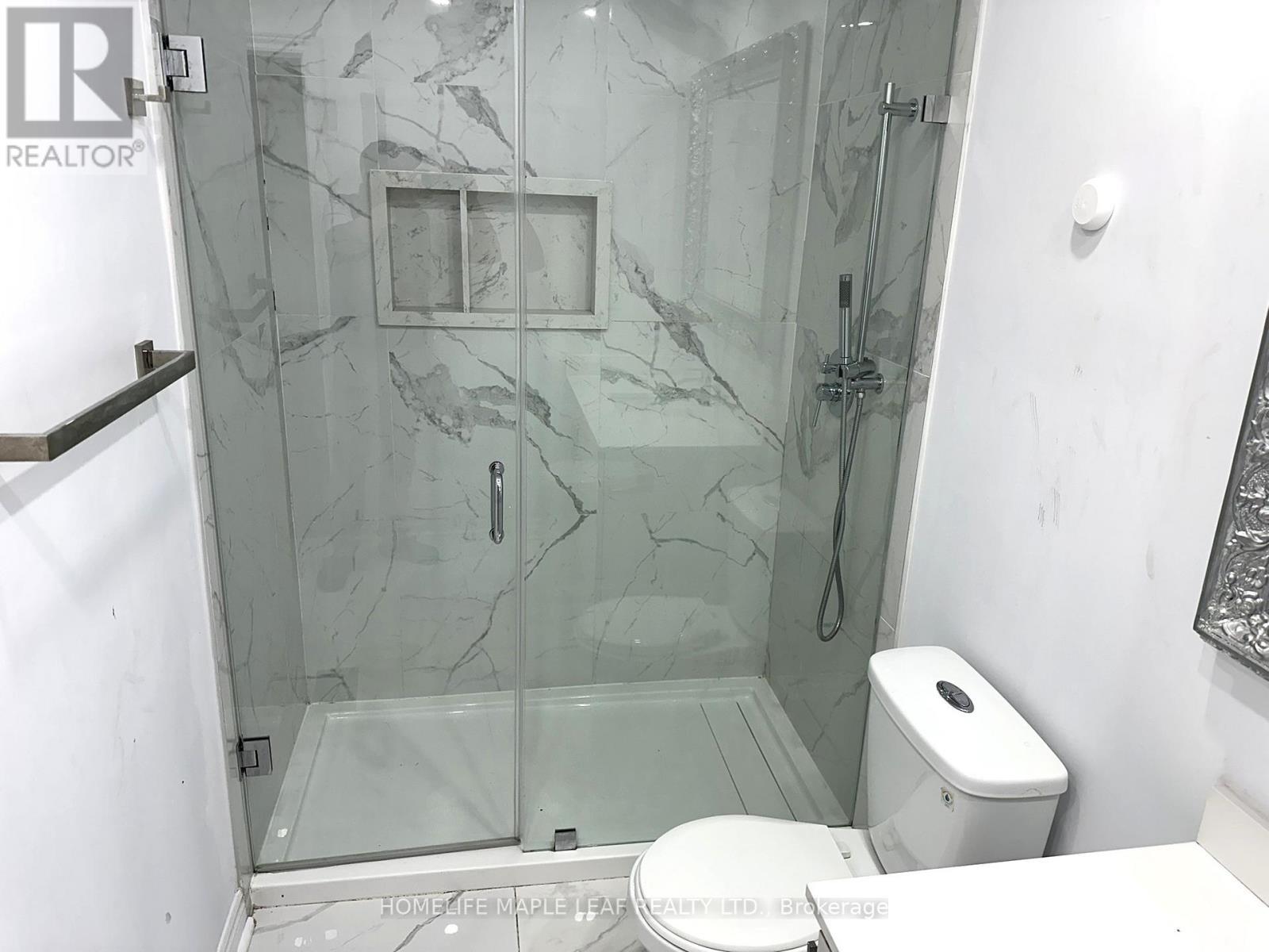 (Main Floor) - 72 Four Seasons Circle, Brampton, ON - Indoor Photo Showing Bathroom