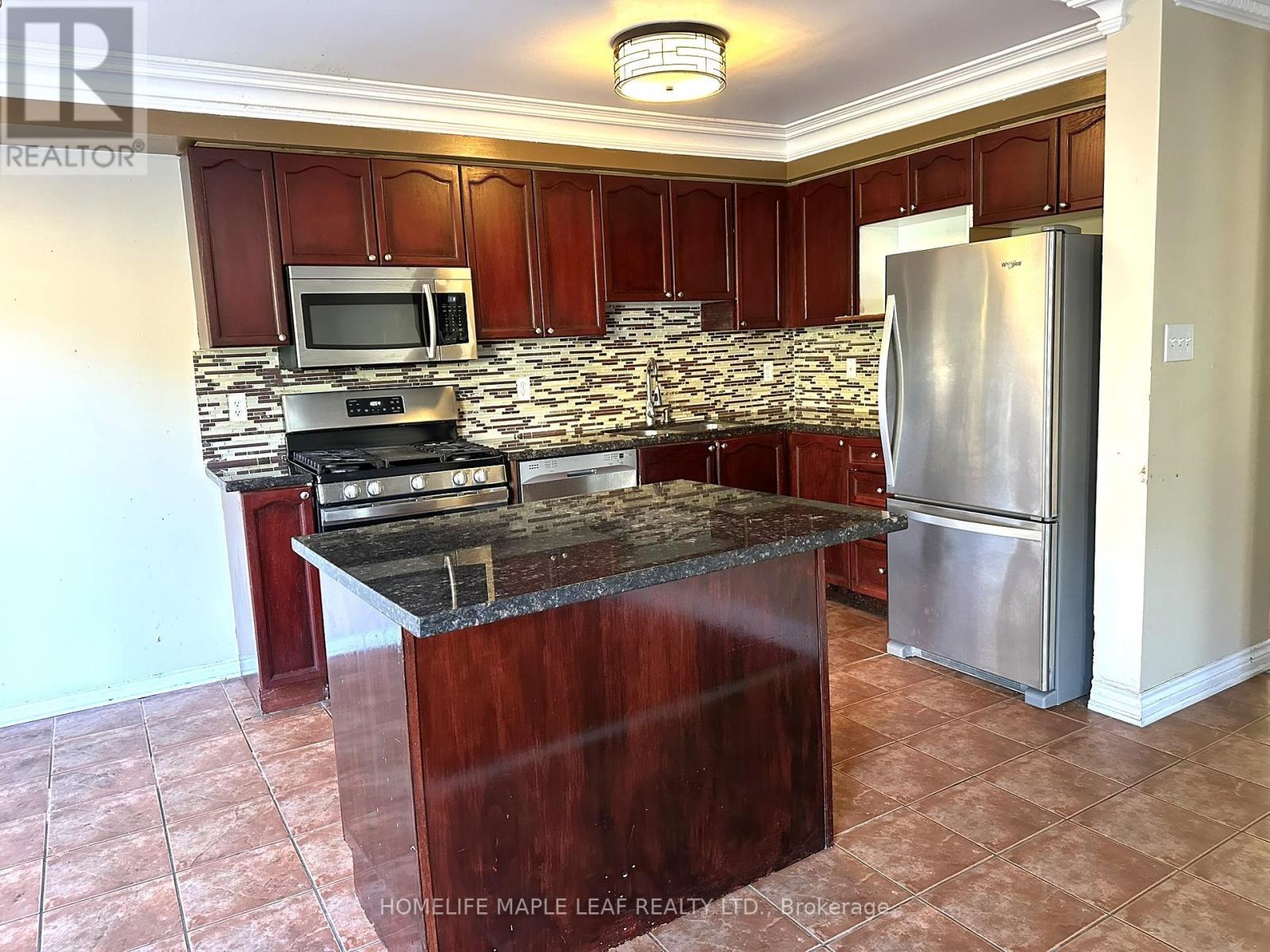 (Main Floor) - 72 Four Seasons Circle, Brampton, ON - Indoor Photo Showing Kitchen