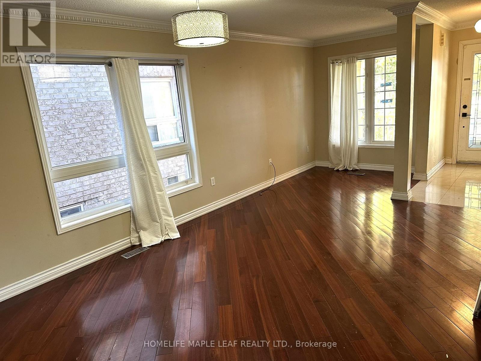 (Main Floor) - 72 Four Seasons Circle, Brampton, ON - Indoor Photo Showing Other Room