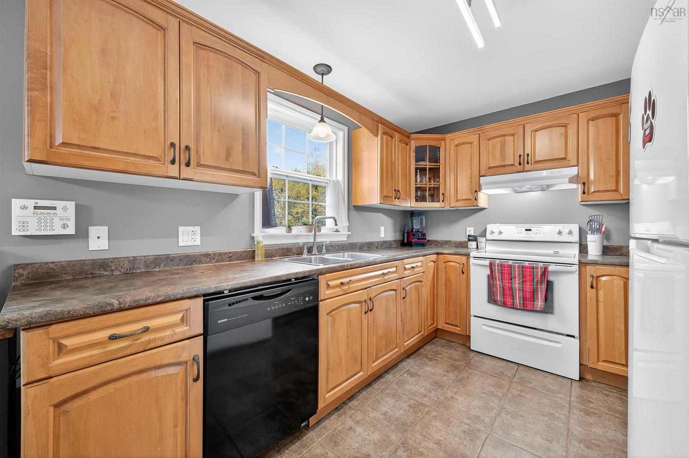 123 Barrington, Sydney Mines, NS