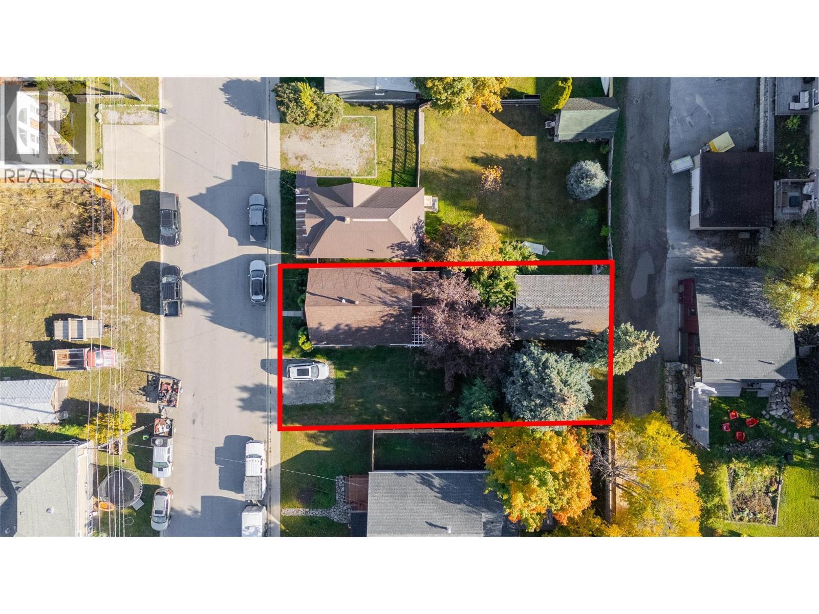 532 6Th Avenue, Fernie, BC - Outdoor With View