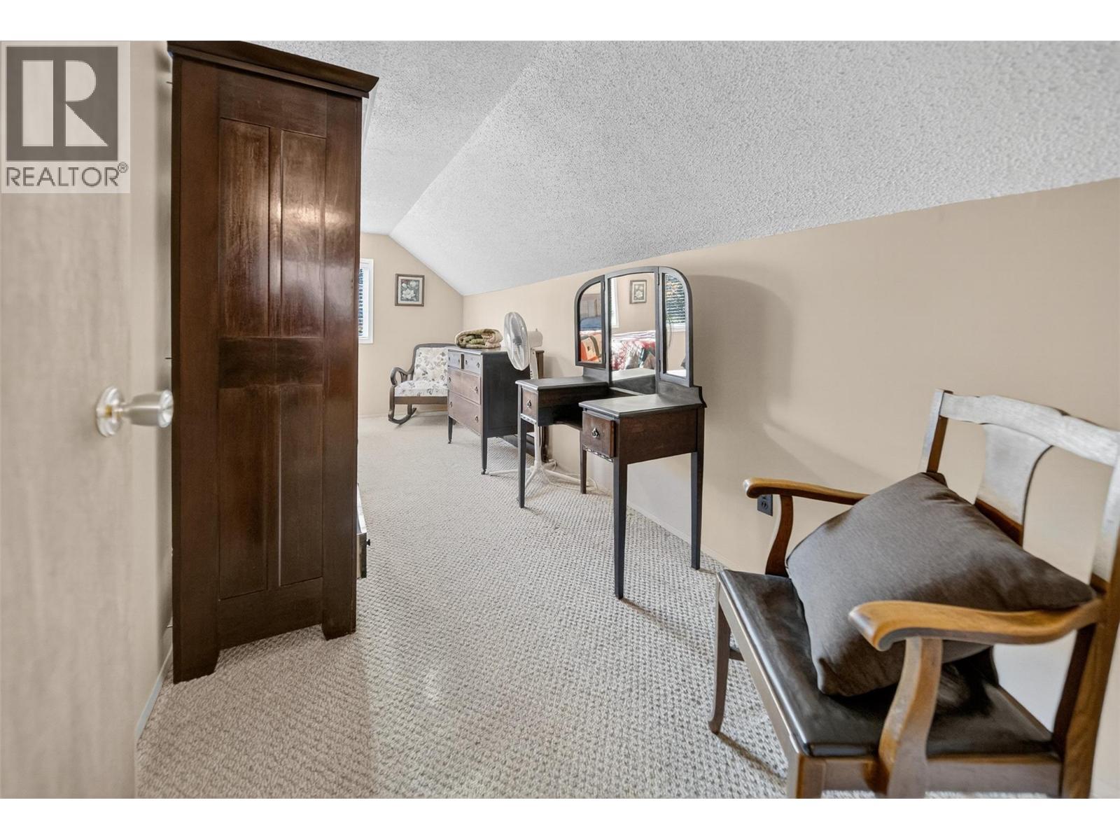 532 6Th Avenue, Fernie, BC - Indoor Photo Showing Other Room