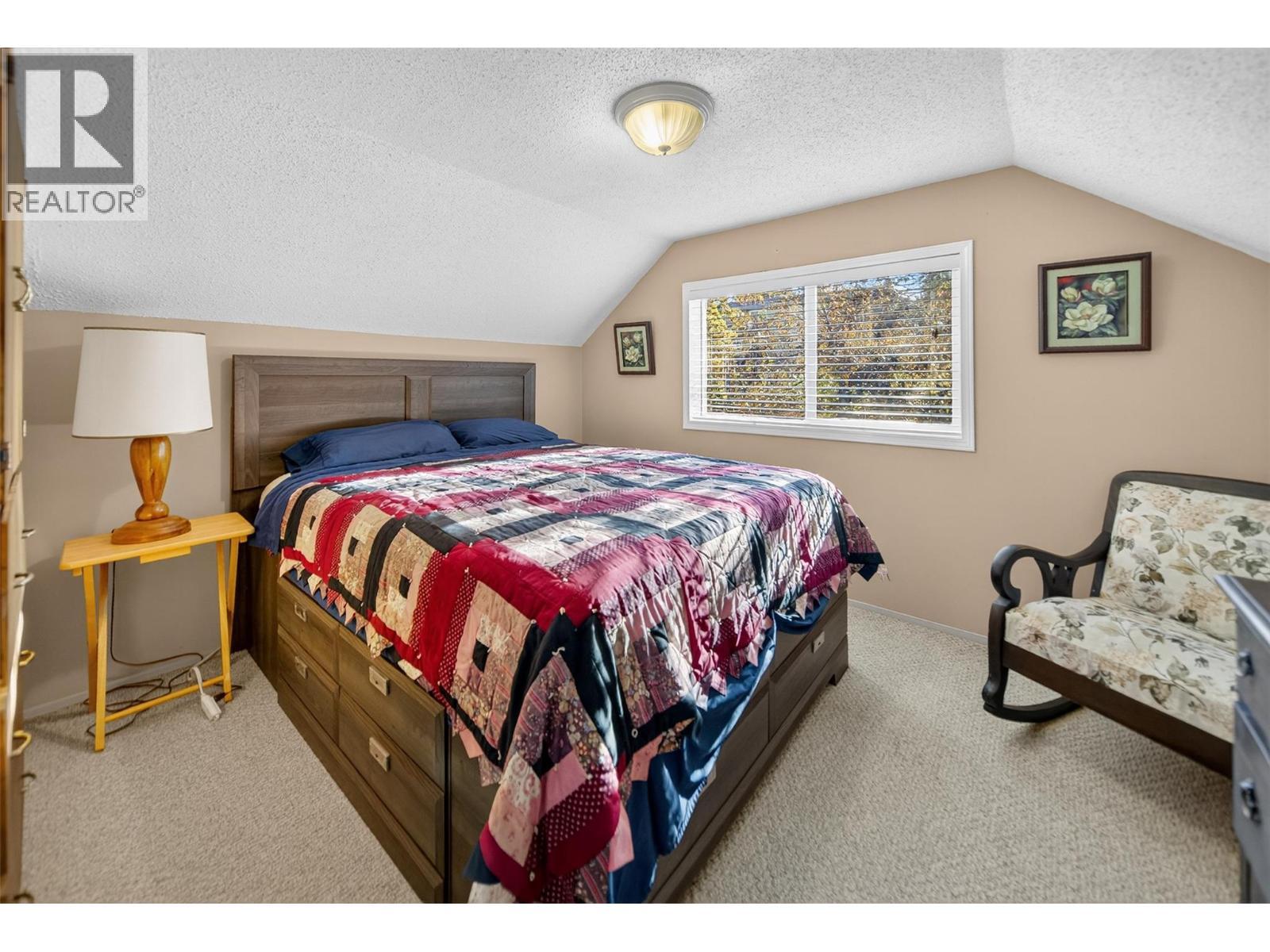 532 6Th Avenue, Fernie, BC - Indoor Photo Showing Bedroom