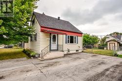 320 HILDA STREET Orillia, ON L3V 1J3