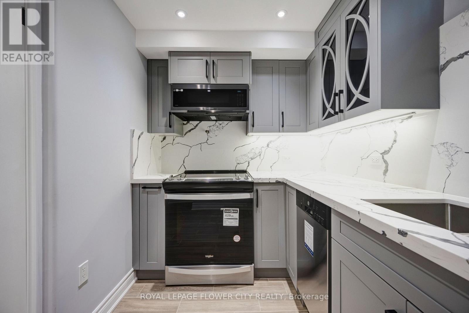 57 Letty Avenue, Brampton, ON - Indoor Photo Showing Kitchen