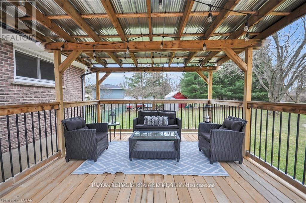 104 Simcoe Crescent, Middlesex Centre (Komoka), ON - Outdoor With Deck Patio Veranda With Exterior