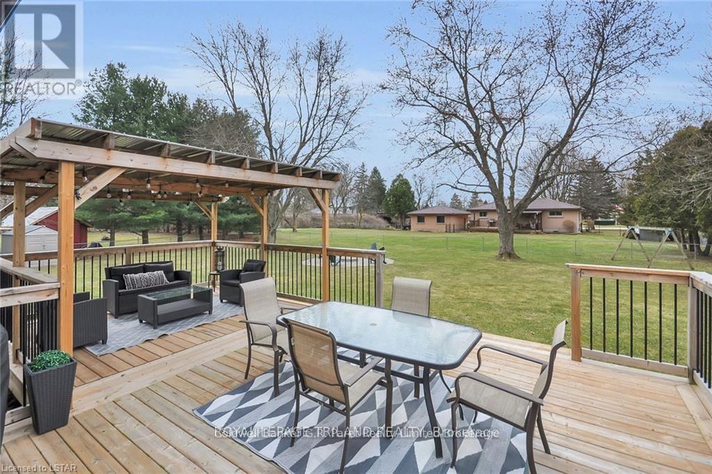 104 Simcoe Crescent, Middlesex Centre (Komoka), ON - Outdoor With Deck Patio Veranda