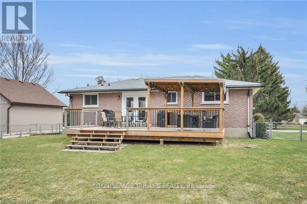104 Simcoe Crescent, Middlesex Centre (Komoka), ON - Outdoor With Deck Patio Veranda