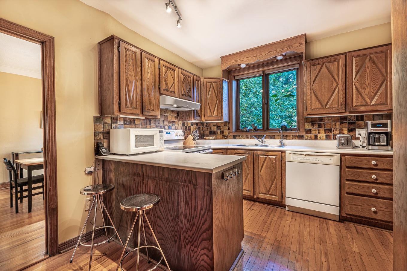 Cuisine - 4330 Av. De Mayfair, Montréal (Côte-Des-Neiges/Notre-Dame-De-Grâce), QC - Indoor Photo Showing Kitchen