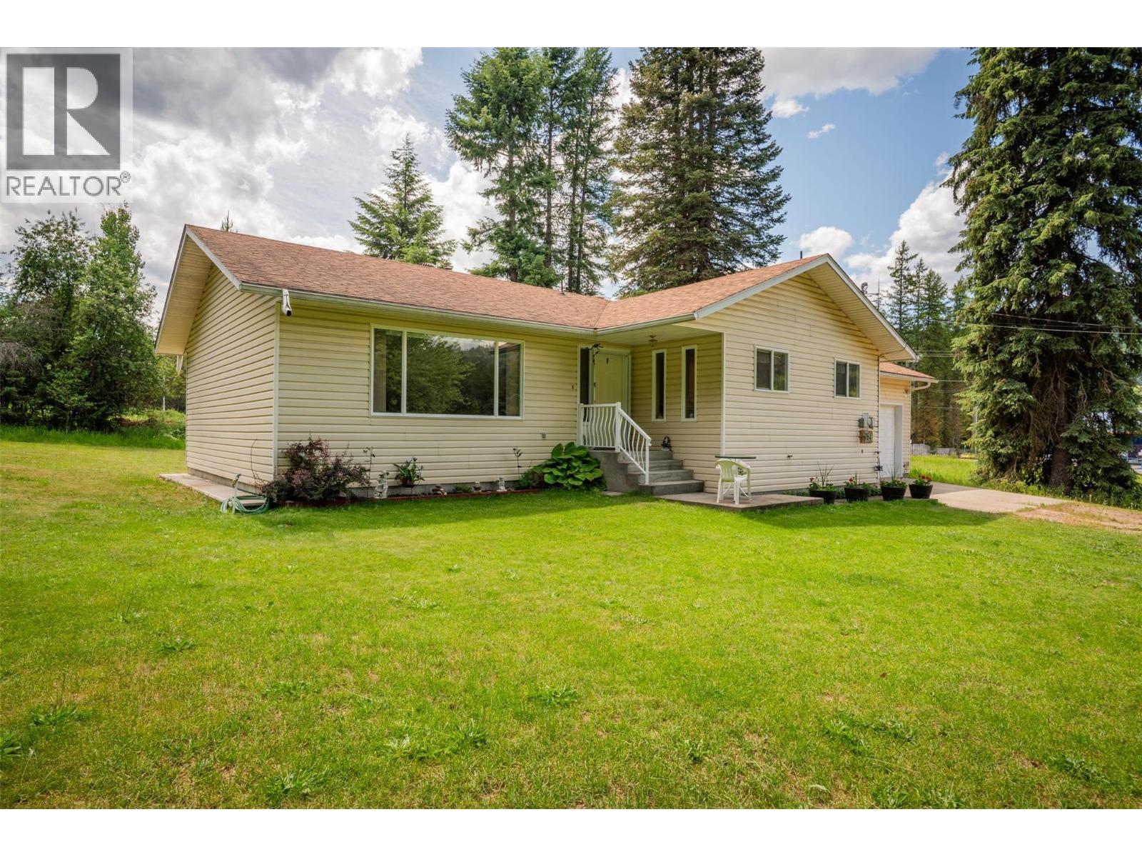 1764 Green Road, Fruitvale, BC - Outdoor