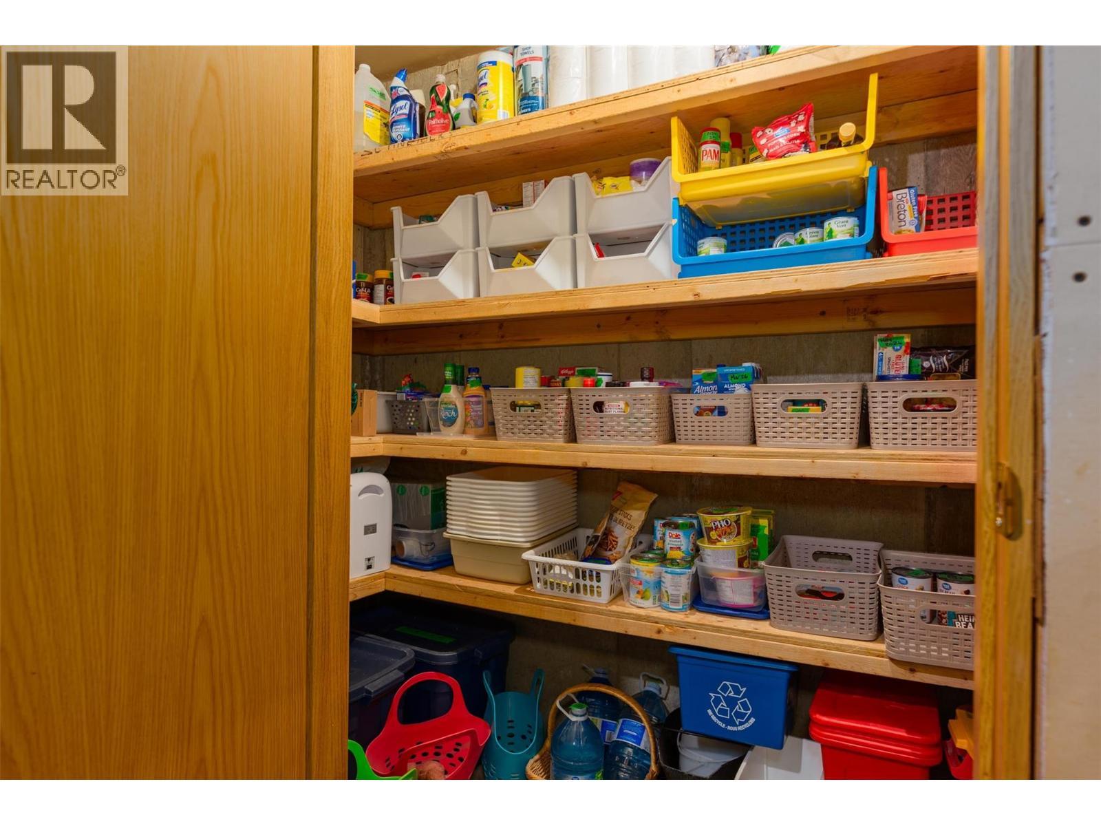 1764 Green Road, Fruitvale, BC - Indoor