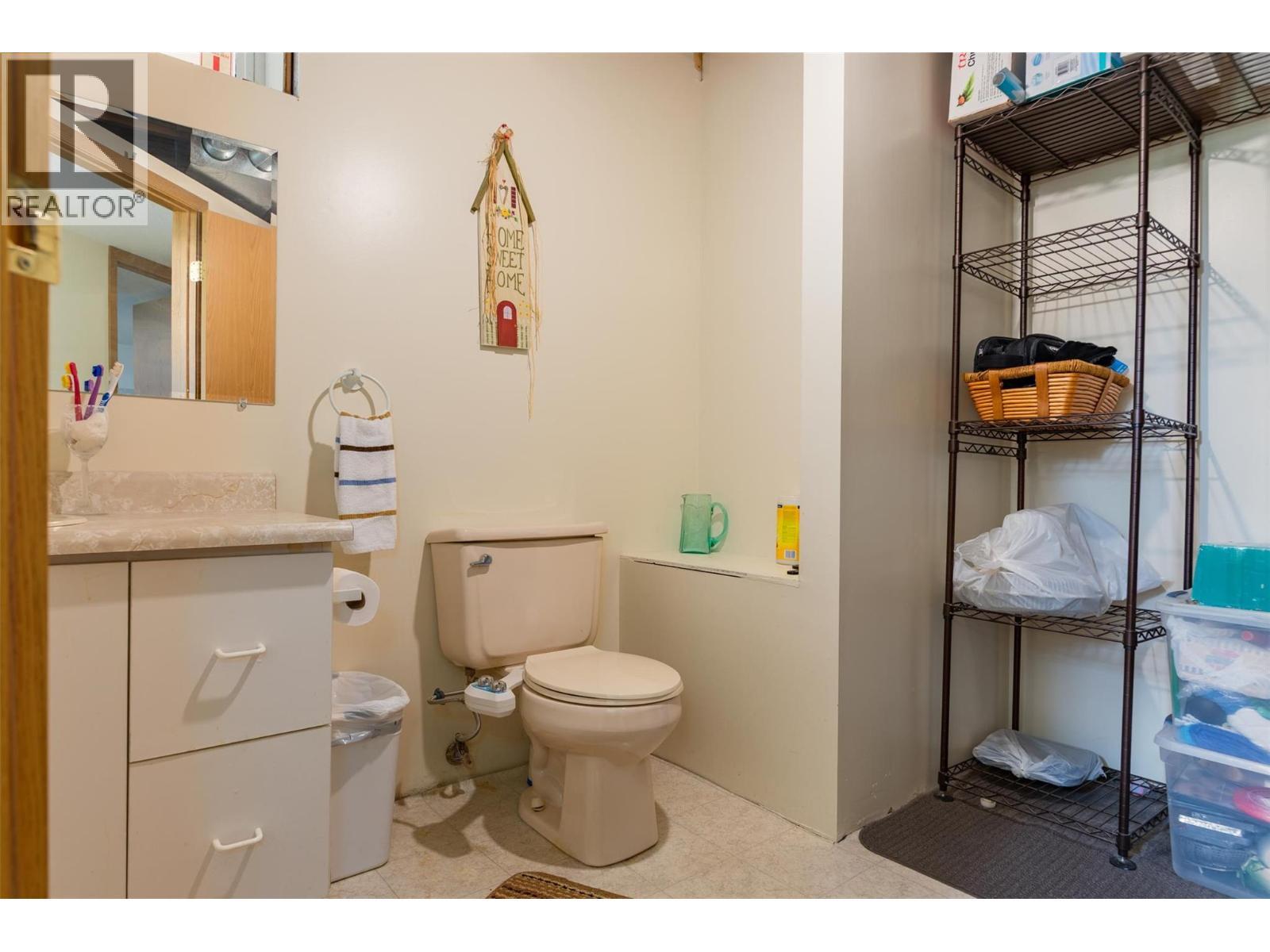 1764 Green Road, Fruitvale, BC - Indoor Photo Showing Bathroom