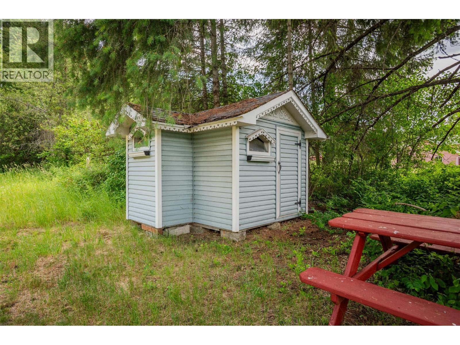 1764 Green Road, Fruitvale, BC - Outdoor