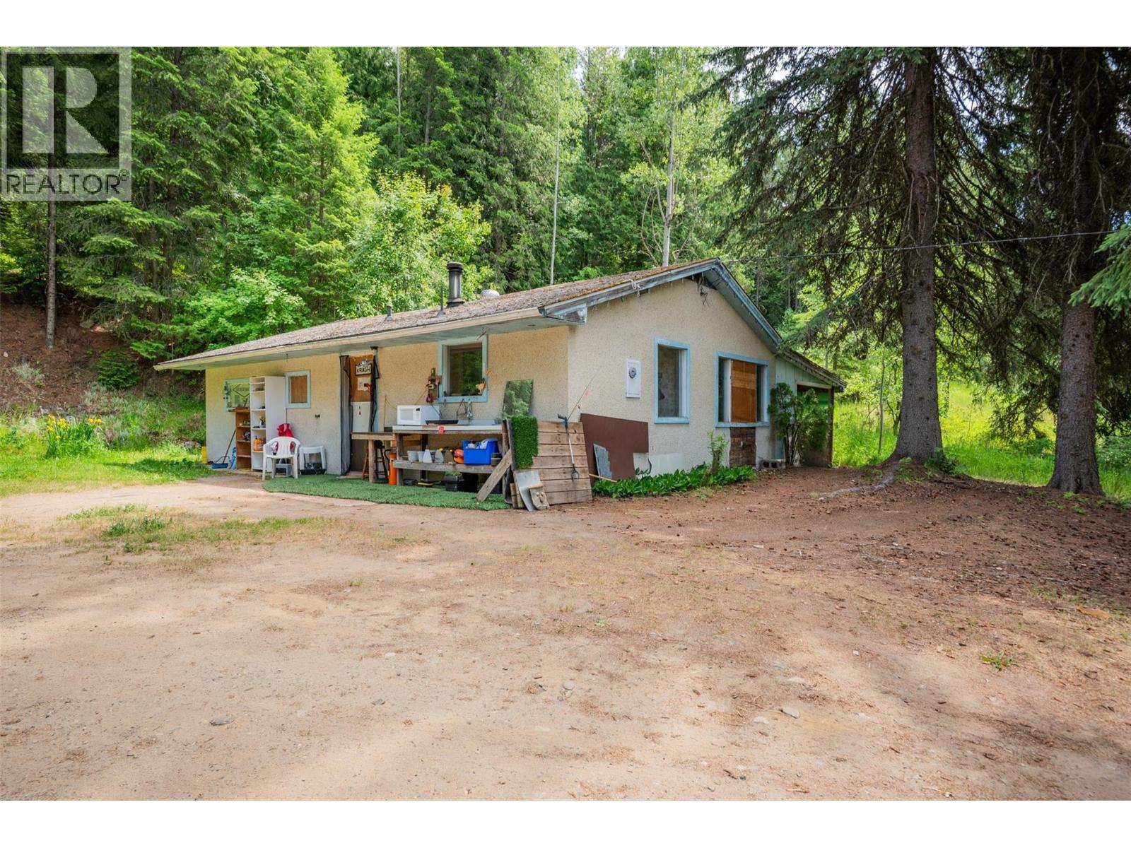 1764 Green Road, Fruitvale, BC - Outdoor