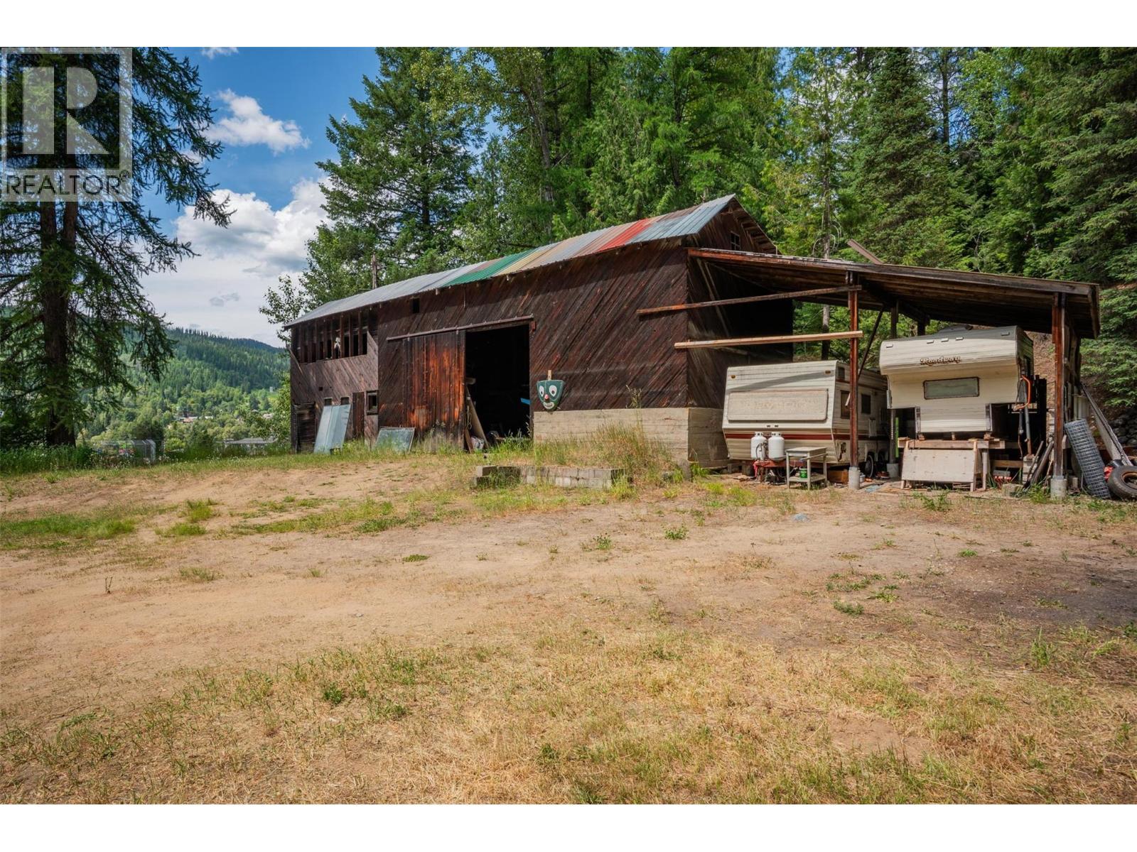 1764 Green Road, Fruitvale, BC - Outdoor With Exterior