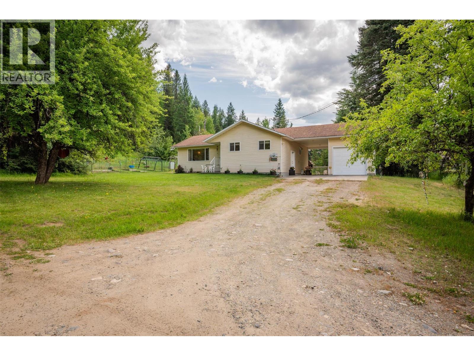 1764 Green Road, Fruitvale, BC - Outdoor