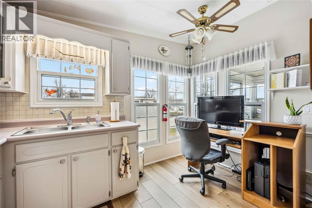 5700 Blackwell Sideroad Unit# 29, Sarnia, ON - Indoor