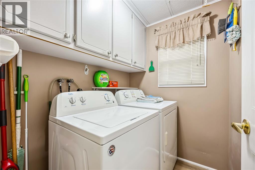 5700 Blackwell Sideroad Unit# 29, Sarnia, ON - Indoor Photo Showing Laundry Room