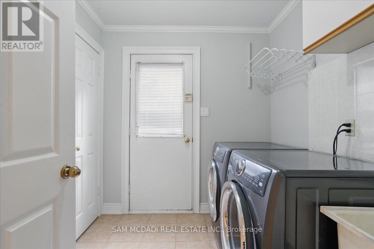 1713 Pengilley Place, Mississauga, ON - Indoor Photo Showing Laundry Room