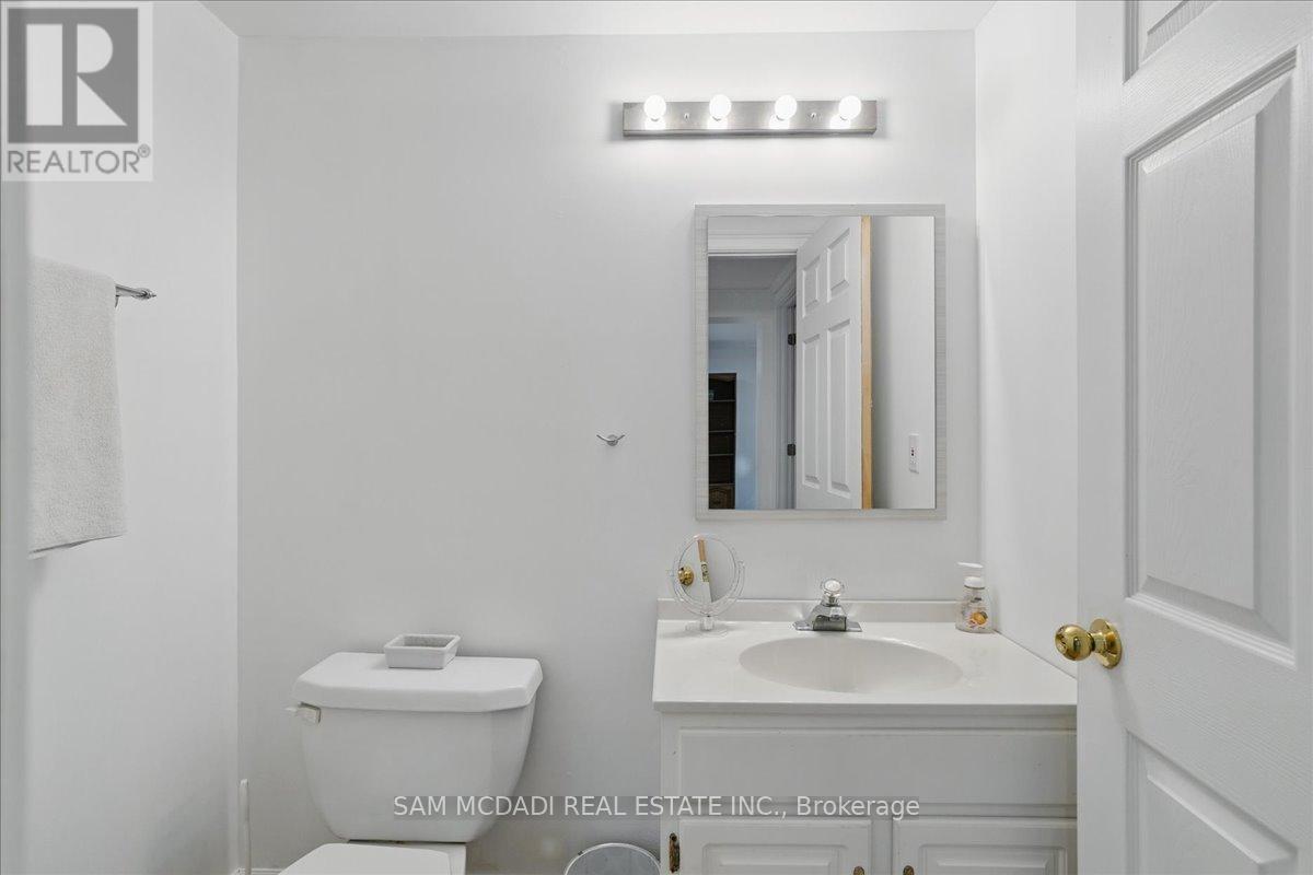 1713 Pengilley Place, Mississauga, ON - Indoor Photo Showing Bathroom