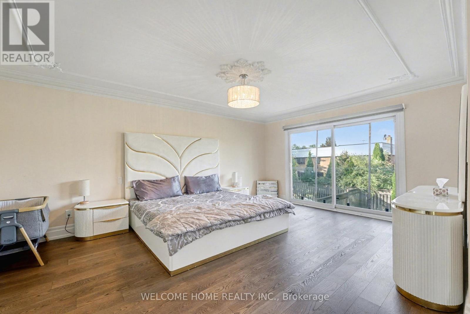 32 Colton Crescent S, Vaughan, ON - Indoor Photo Showing Bedroom